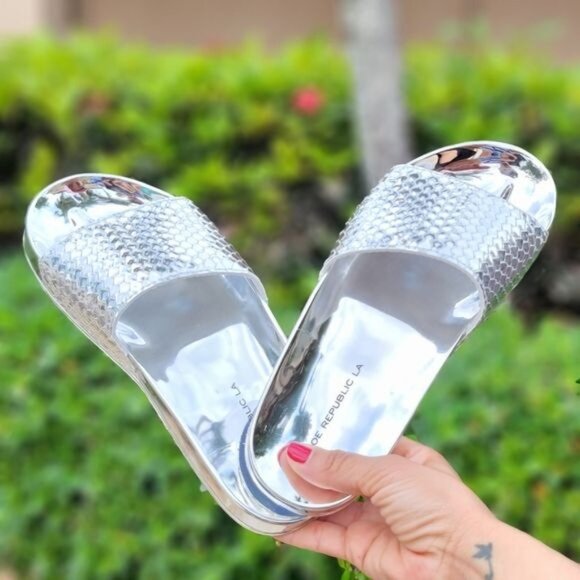 Women's Silver Metallic Open Toe Slip on Sandals - Picture 6 of 6